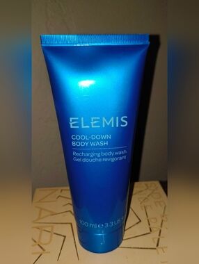 ELEMIS Cool-Down Body Wash - Vibrant Blue Tube